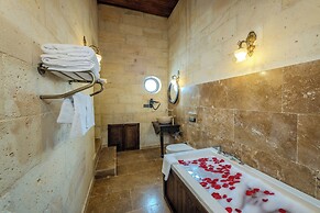 ARIEN CAVE SUITES