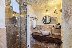 ARIEN CAVE SUITES