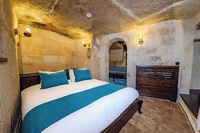 ARIEN CAVE SUITES