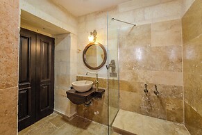 ARIEN CAVE SUITES