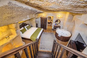 ARIEN CAVE SUITES