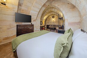 ARIEN CAVE SUITES
