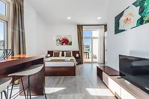 Stylish Studio With Spacious Balcony -trendafili