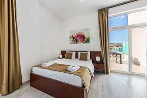 Stylish Studio With Spacious Balcony -trendafili