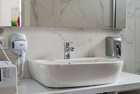 Stylish Studio With Spacious Balcony -trendafili