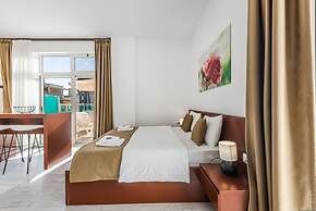 Stylish Studio With Spacious Balcony -trendafili