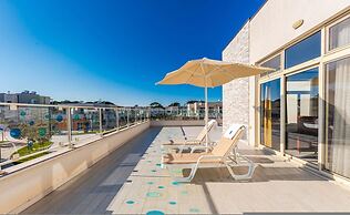 Stylish Studio With Spacious Balcony -trendafili