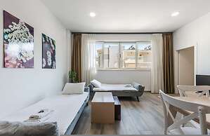 Seaside Apartment With Resort Access - Margarita