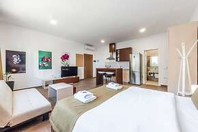 Modern Studio by the Beach - Orkidea