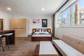 Modern Studio by the Beach - Orkidea