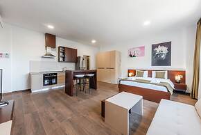 Modern Studio by the Beach - Orkidea