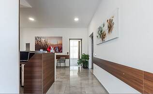 Modern Studio by the Beach - Orkidea