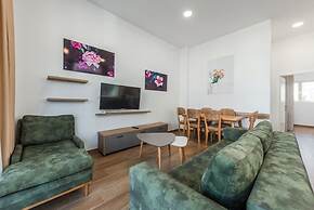 Garden View Apartment - Karafili