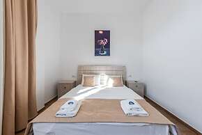 Garden View Apartment - Karafili