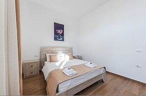 Garden View Apartment - Karafili