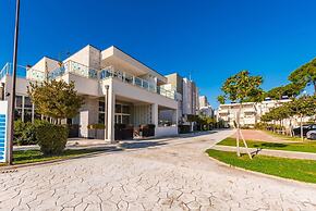 Expansive Apartment With Beach Access - Jasemin