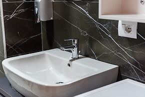 Expansive Apartment With Beach Access - Jasemin