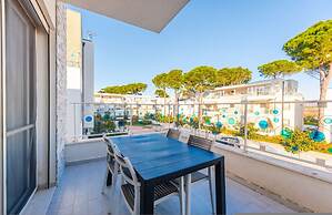 Expansive Apartment With Beach Access - Jasemin