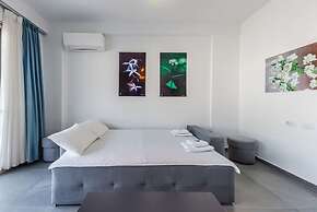 2-br Apartment by the Beach - Jasemin