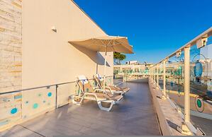 2-br Apartment by the Beach - Jasemin