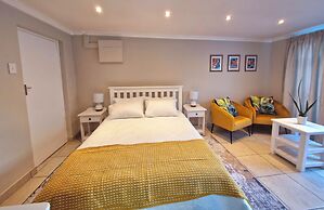 Ivy Place Studio Apartment