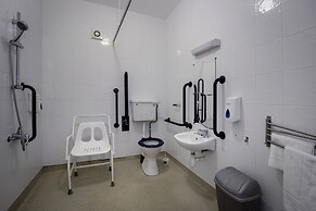 Ashley Victoria Hotel