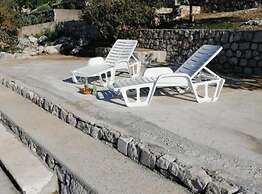 Spacious and Cozy Seafront Apartments