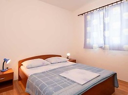 Spacious and Cozy Seafront Apartments