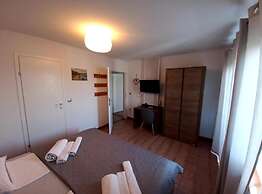 Pansion Stones Murter