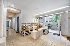 City Center Studios by Cretan Houses