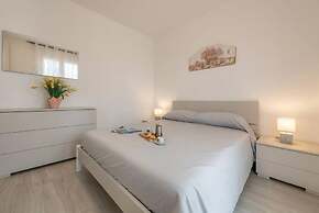 Modern Apartment for 4 Guests Near Alghero Beach