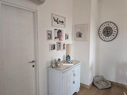 Charming Apartment Near Spiaggia Bianca
