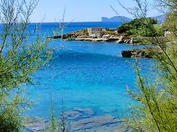 Cozy Apartment Near Alghero's Seafront