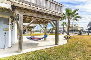 Canal-front Gem in Galveston: Fish, Crab & Unwind