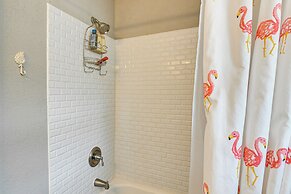 Canal-front Gem in Galveston: Fish, Crab & Unwind