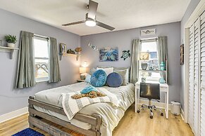 Canal-front Gem in Galveston: Fish, Crab & Unwind