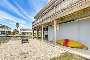 Canal-front Gem in Galveston: Fish, Crab & Unwind