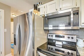 Canal-front Gem in Galveston: Fish, Crab & Unwind