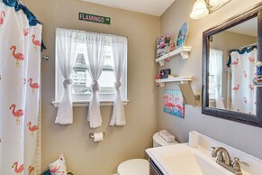 Canal-front Gem in Galveston: Fish, Crab & Unwind