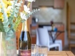 Cozy Flat Just Steps From Baia Delle Mimose Beach