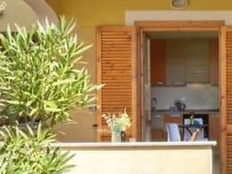 Cozy Flat Just Steps From Baia Delle Mimose Beach
