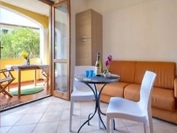 Cozy Flat Just Steps From Baia Delle Mimose Beach