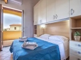 Cozy Flat Just Steps From Baia Delle Mimose Beach