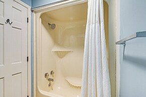 1 Mi to Broadway at the Beach: Home w/ Large Yard!