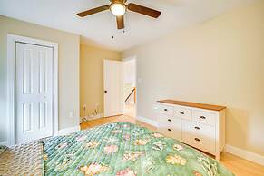 Steps to Sand: Villas Beach House w/ Decks!