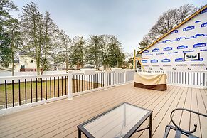 Steps to Sand: Villas Beach House w/ Decks!