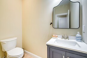 Steps to Sand: Villas Beach House w/ Decks!