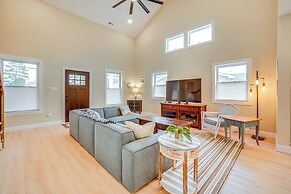 Steps to Sand: Villas Beach House w/ Decks!