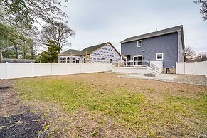 Steps to Sand: Villas Beach House w/ Decks!