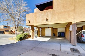 1 Mi to Unm: Convenient Albuquerque Townhome!